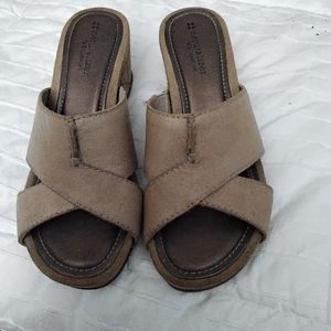 Naturlizer sandals